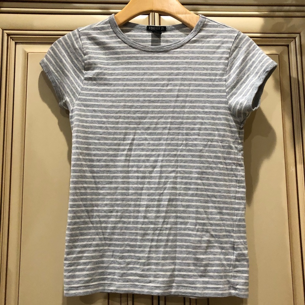 Forever 21 Gray Striped Tee S